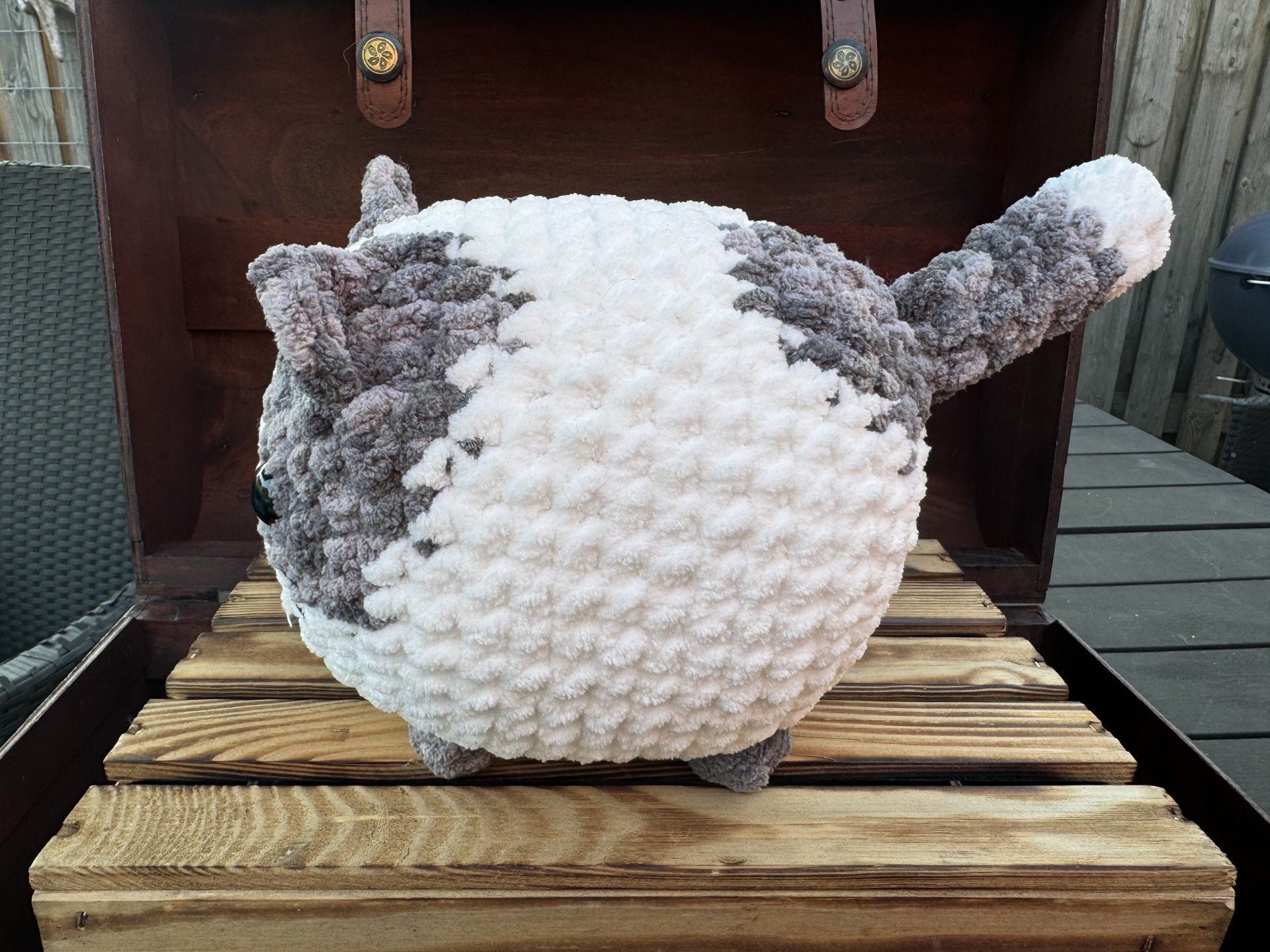 Loaf cat